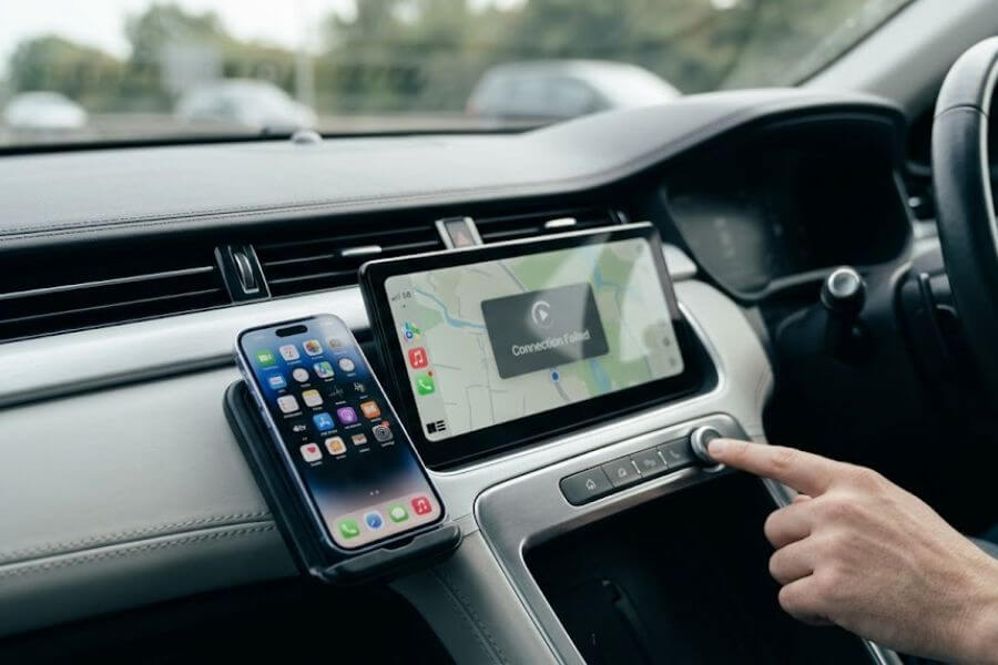 Read more about the article How to Troubleshoot Apple CarPlay and Android Auto Wireless Connection Issues 2026